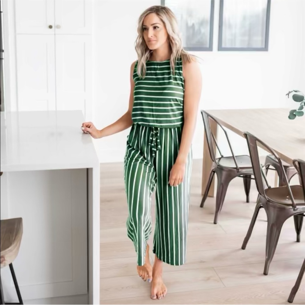 Loops Way Stripe Sleeveless Capri Jumpsuit